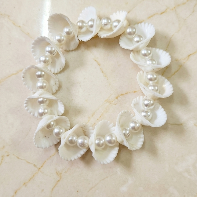 Bracelet collection