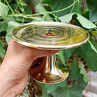 Round plate with stand - Brass Round plate with stand - Brass